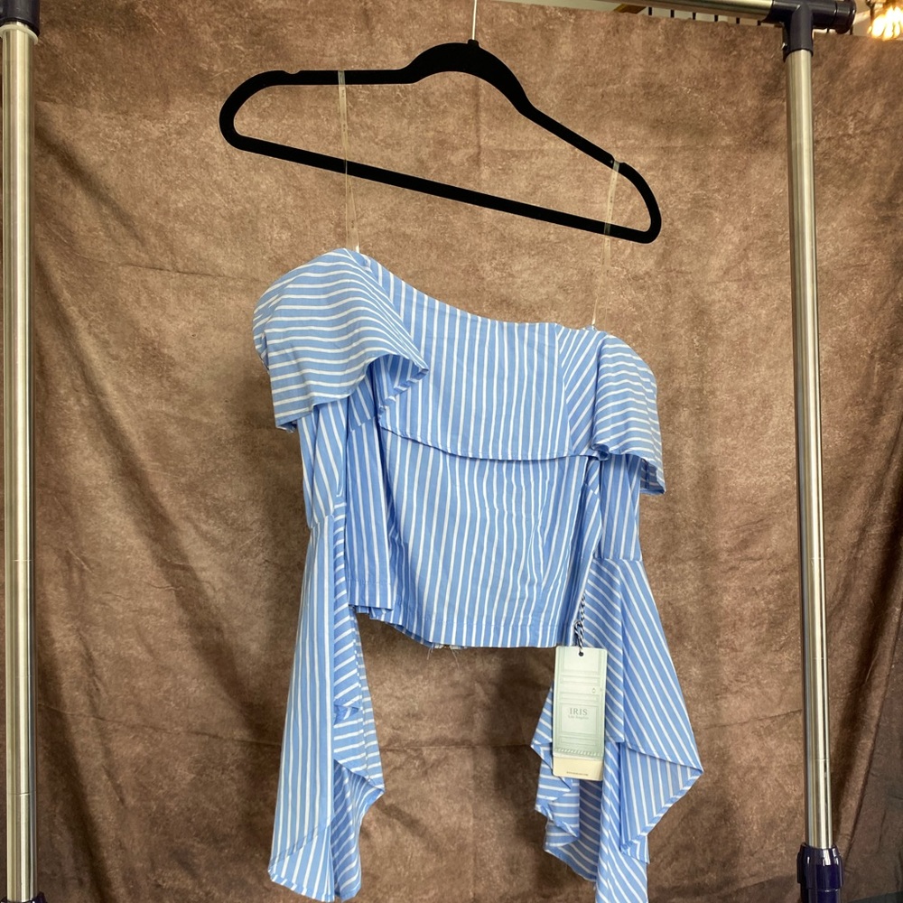 Crop top with bell sleeves